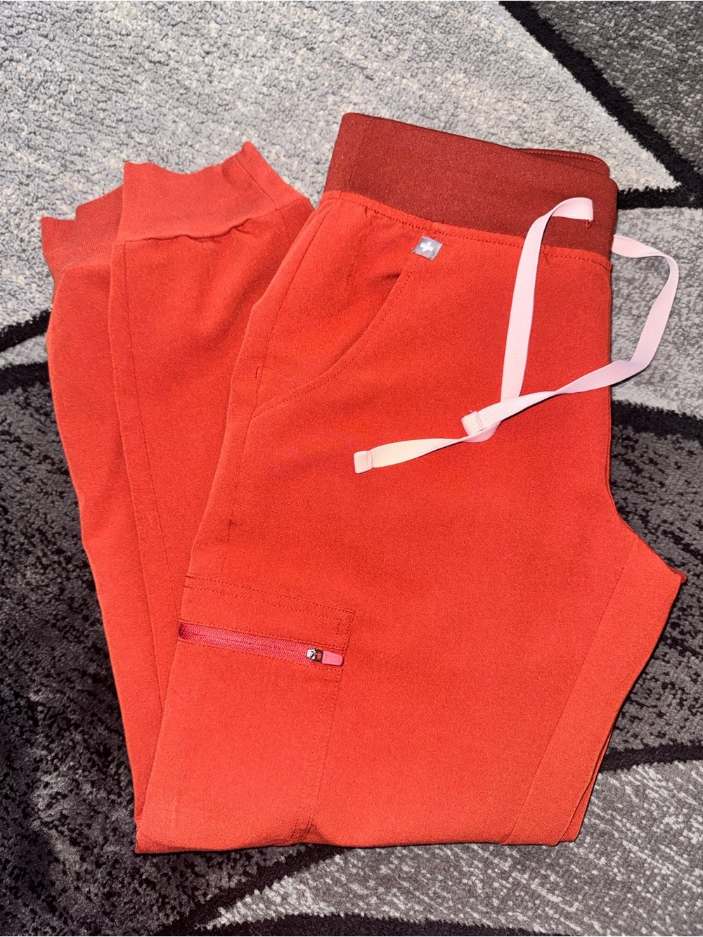 Figs Women’s Scrub Pants in Auburn